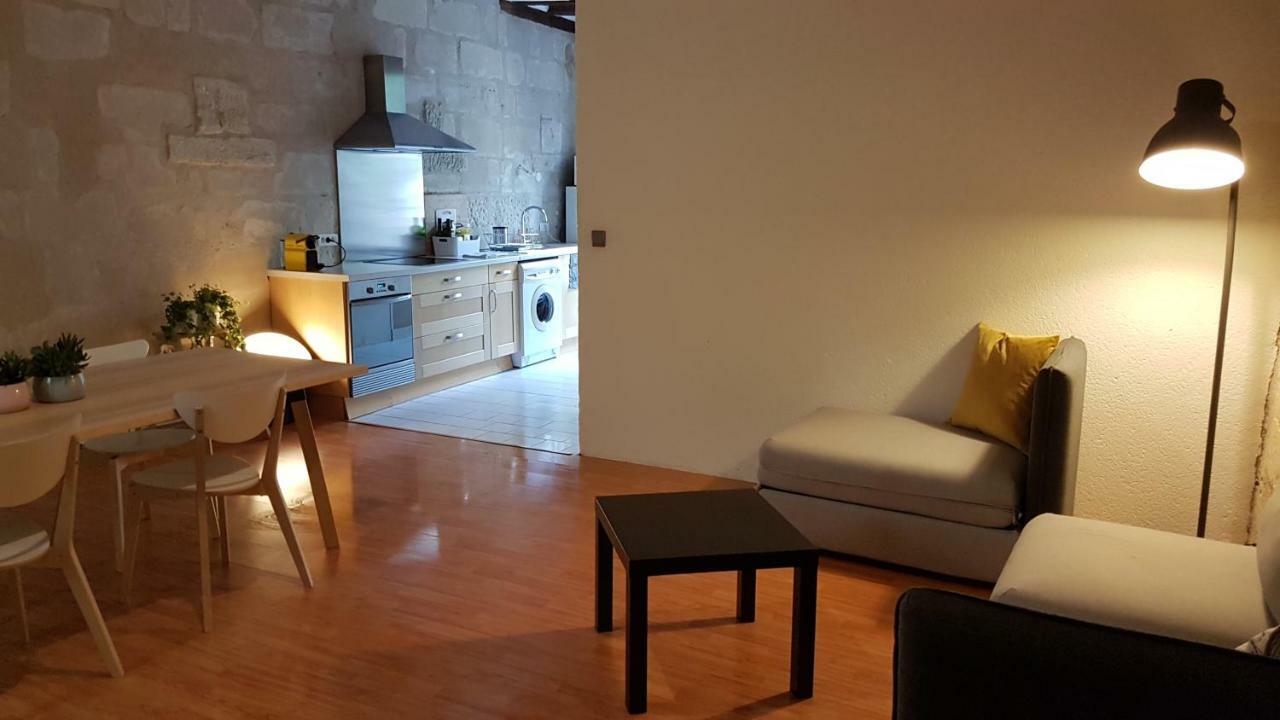 Appartement Quartier Historique Proche Des Halles Tours Esterno foto