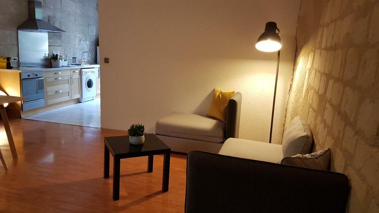 Appartement Quartier Historique Proche Des Halles Tours Esterno foto
