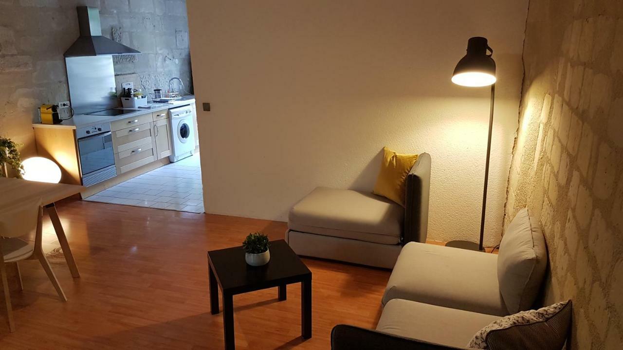 Appartement Quartier Historique Proche Des Halles Tours Esterno foto
