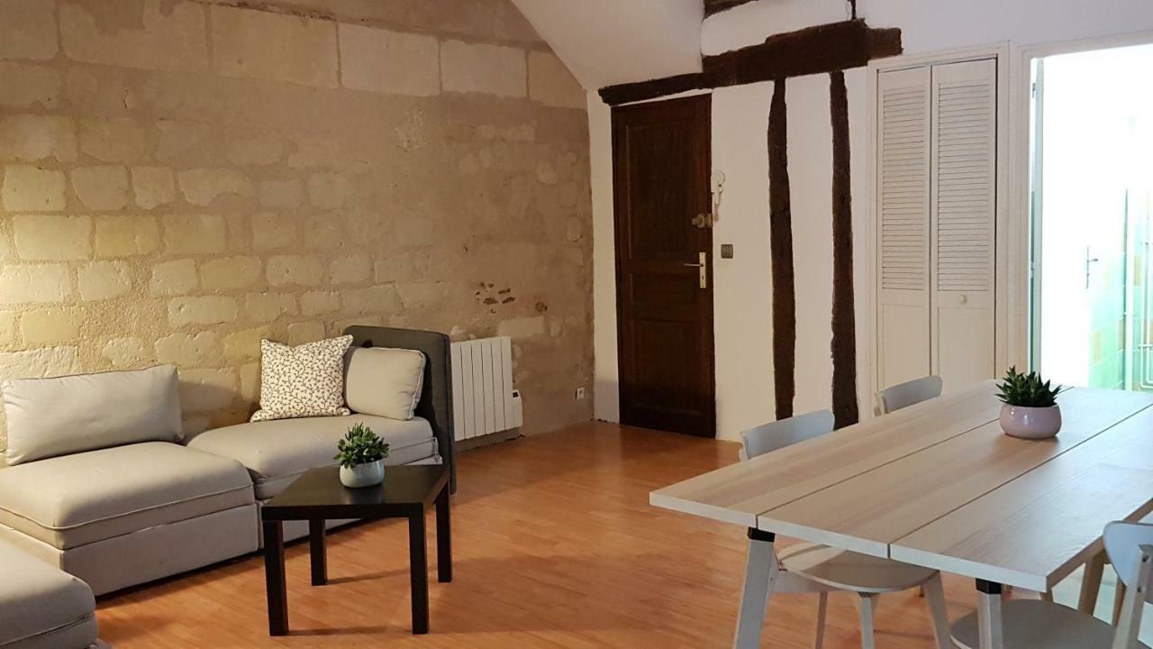 Appartement Quartier Historique Proche Des Halles Tours Esterno foto